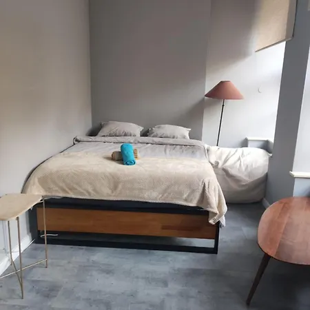 Grey 2 Apartment *